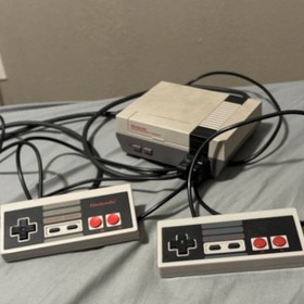 Nintendo NES Classic Edition Home Console CLV-001 HDMI with 2 Controllers