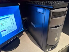 EC. Dell Dimension 2350 inc. extras - Windows XP  - Near Mint Condition - (USED)