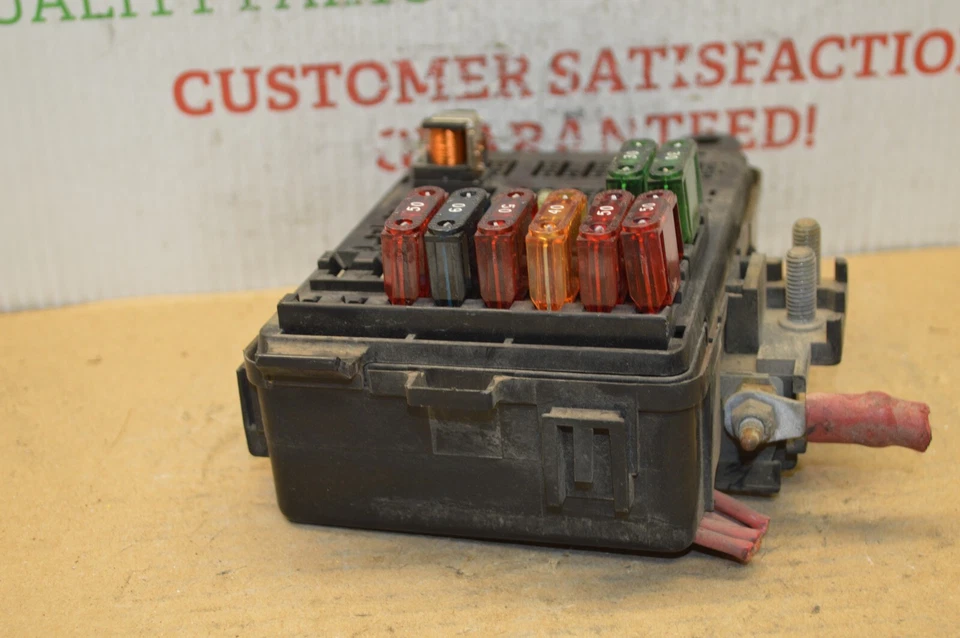 Chevrolet C2500 1995-00 caja de fusibles conexión OEM 12146286 módulo 956-10C3 Foto 4 de 4
