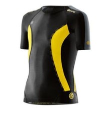 SUPER SALE | SKINS DNAMIC YOUTH COMPRESSION SHORT SLEEVE TOP - BLACK / CITRON