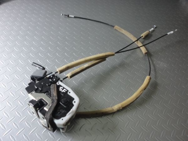 NISSAN NOTE E12 Genuine Door Latch Lock Actuator Front RH 80500