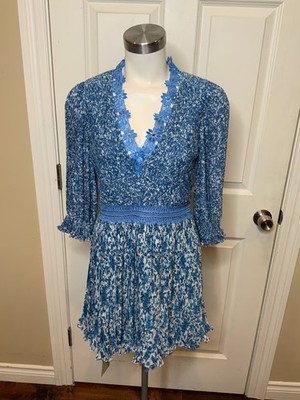 Alice + Olivia Blue Floral Pleated Jonna Fit & Flare Dress, Size 4 | eBay Alice + Olivia Blue Floral Pleated Jonna Fit & Flare Dress, Size 4 | eBay