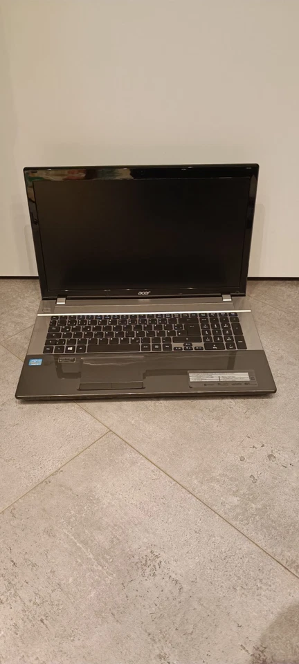 Acer Aspire V3-771g 17 Zoll - Core i7 - 1TB HDD - 8GB RAM Windows 10 Notebook - Bild 2 von 4