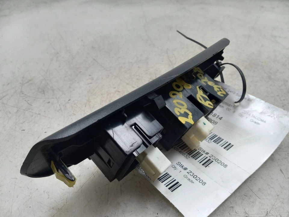 Toyota Tacoma TRD 2014 deportivo cabina extendida lado del conductor puerta delantera interruptor principal Foto 3 de 4