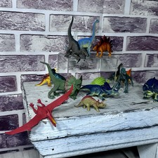 Lot of 14 Various Size And Type Plastic Dinosaur Toys Figures 2 to 5