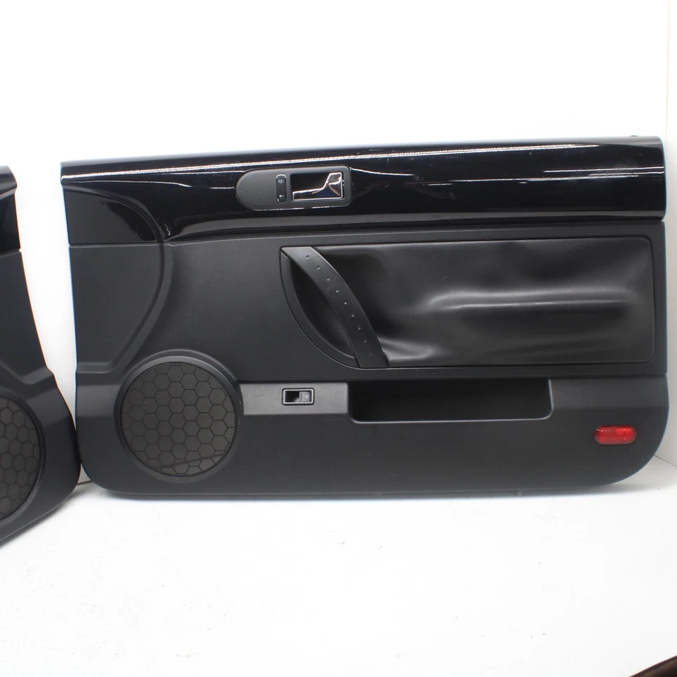 03-10 JUEGO PANELES PUERTA CONDUCTOR PASAJERO VOLKSWAGEN BEETLE CONVERTIBLE NEGRO Foto 3 de 4
