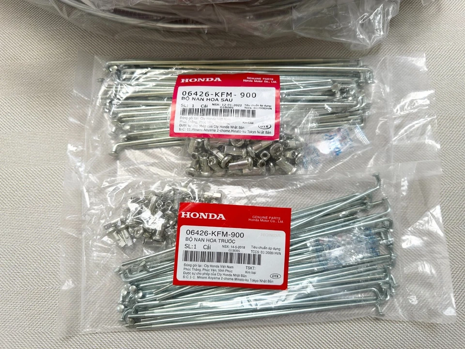 Llantas y radios originales Honda CT 90 Trail 110 + pezones CT90 Trail 90 CT110. Foto 4 de 4