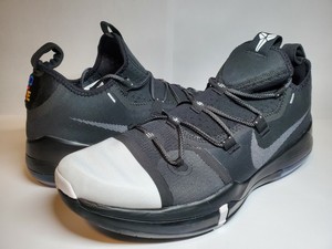 kobe exodus black white