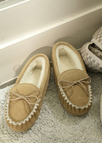 Men's Sheepskin Moccasins Hand Crafted Slippers Soft Suede Sole Adjustable Lace - 第 1/9 張圖片
