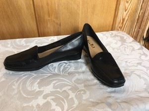loafers with small heel