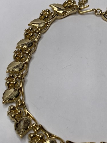 Collar Susan Caplan Vintage Años 60 Hoja Trifari y Perla Imitada - Imagen 15 de 22