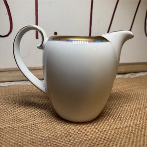 Schumann LIANE Bavaria Germany White/Gold Porcelain Creamer 44636