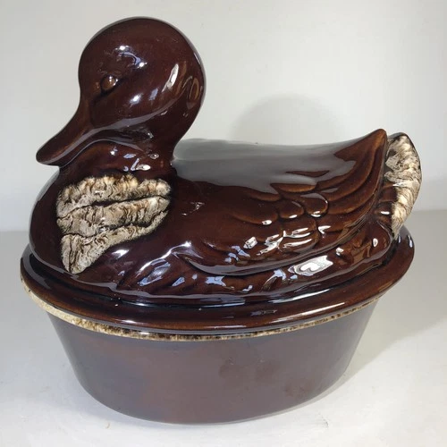 VTG Hull Pottery Nesting Duck Oven Proof Casserole Dish Brown Drip Glaze