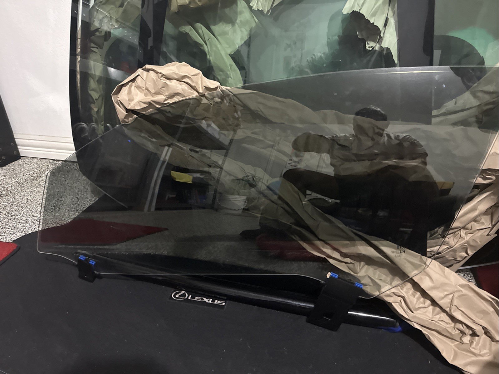 2025 2026 Bentley  GT Coupe Front Left Driver Door Window Glass OEM