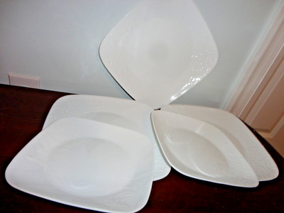 CORELLE VITRELLE '' CHERISH '' BOUTIQUE EMBOSSED SQUARE 3 DINNER 2 LUNCHEON PLATE