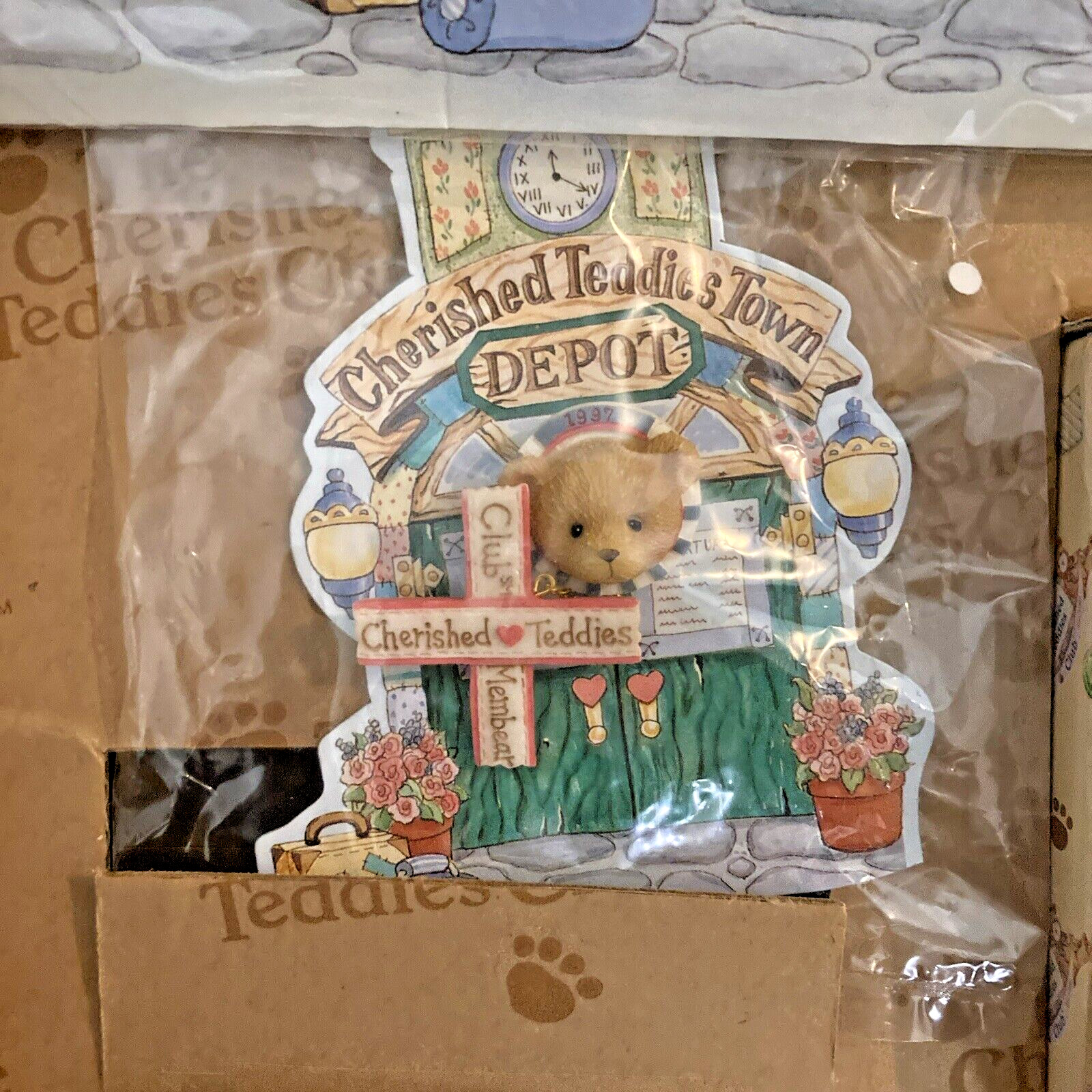 Cherished Teddies 1997 Membearship kit W/figurine “Lloyd”