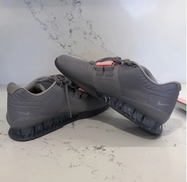 Nike Romaleos 3 XD Atmosphere Grey Pink Tint Men\'s Size 6 Medium Men\'s S… Nike Romaleos 3 XD Atmosphere Grey Pink Tint size 7.5  main image 3