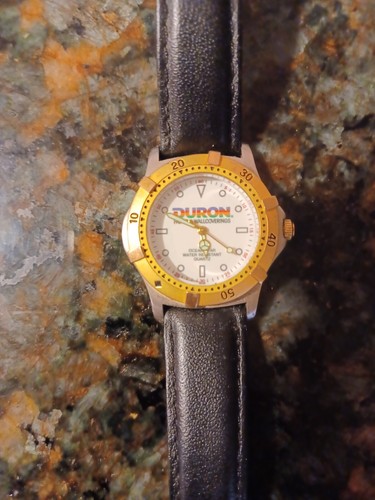 Duron Paints & Wallcoverings Vintage Older Advertising Logo Watch