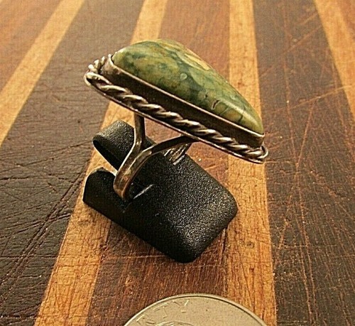VINTAGE SOUTHWEST VARASITE RING SIZE 4 1/2 STERLING TRIANGLE SHAPE - Picture 3 of 7