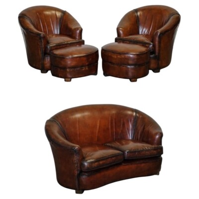 1920er ART DECO RESTAURIERT HANDGEFÄRBT WHISKEYBRAUN SUITE SOFA SESSEL SCHEMEL