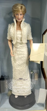 Franklin Mint Diana, Princess of Wales Porcelain Portrait Doll w "Pearl Dress"
