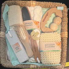 Essential Design Exfoliating Bath Accessories Set Beige 8PC Pumice Brush Loofah