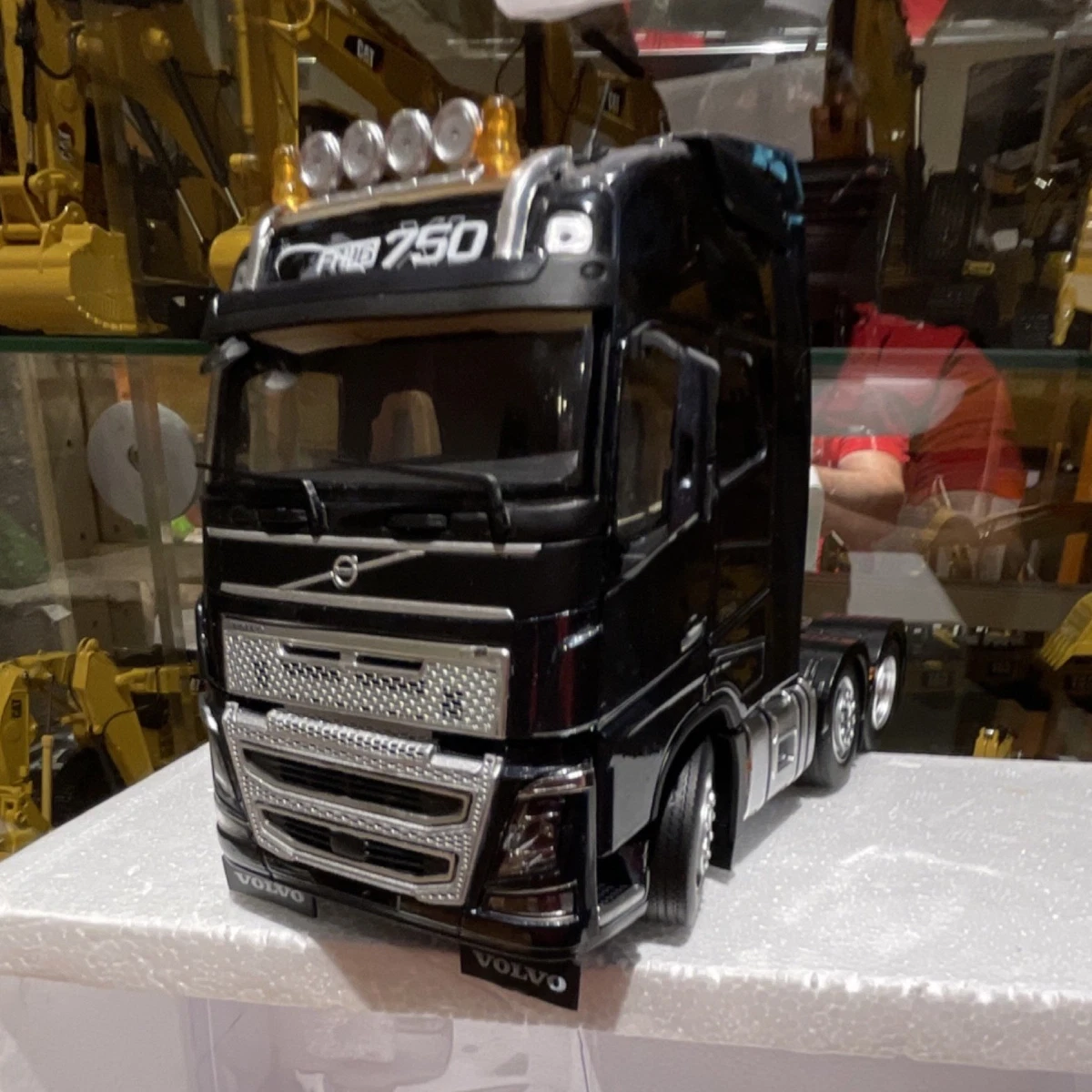 7up VOLVO (1:32)トレーラー Las mejores ofertas en Volvo 1:32 escala vehículos diecast y de