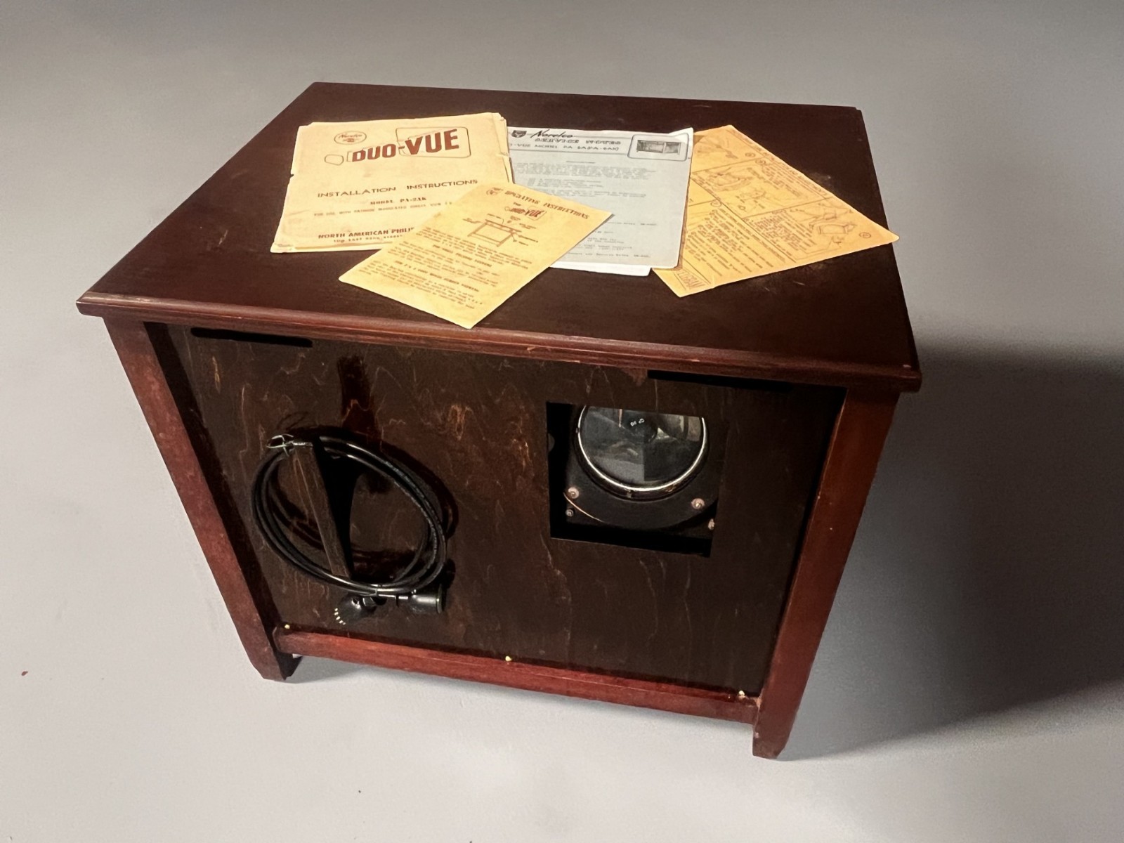 1948 PROJECTION TV! NORELCO PA-2A DUO-VUE W/ Manuals and SPARE PARTS VERY RARE