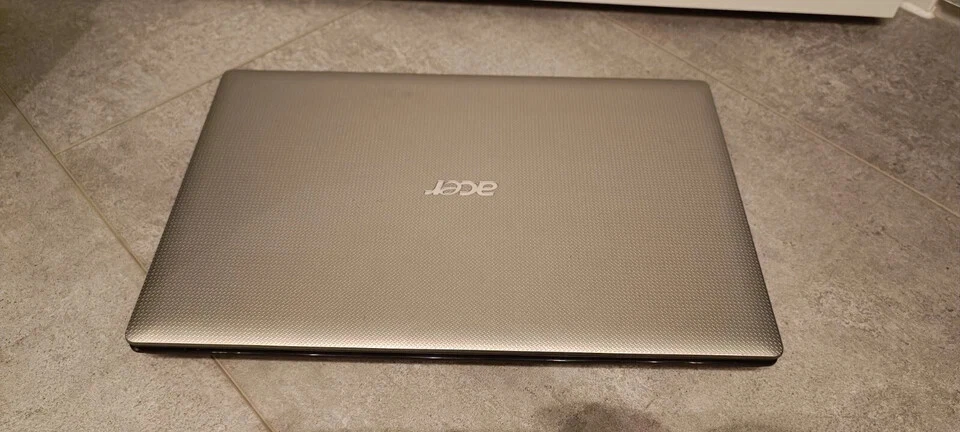 Acer Aspire 5741g - Core i3 -8 Gb  120GB SDD - Windows 10 - Notebook/ Laptop - Imagen 4 de 4