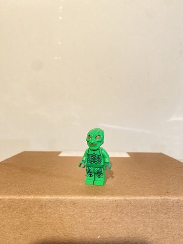 Lego Green Goblin gold eyes helmet 