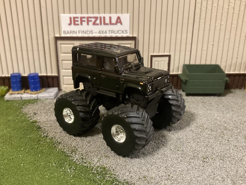 Veículo Hot Wheels Land Rover Defender levantado 4x4 1/64 fundido personalizado off road 4WD - Imagem 3 de 4