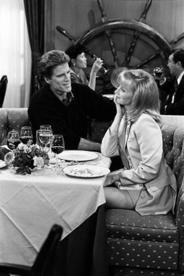 Ted Danson As Sam Malone Shelley Long As On Cheers 1993 4x6 Photo