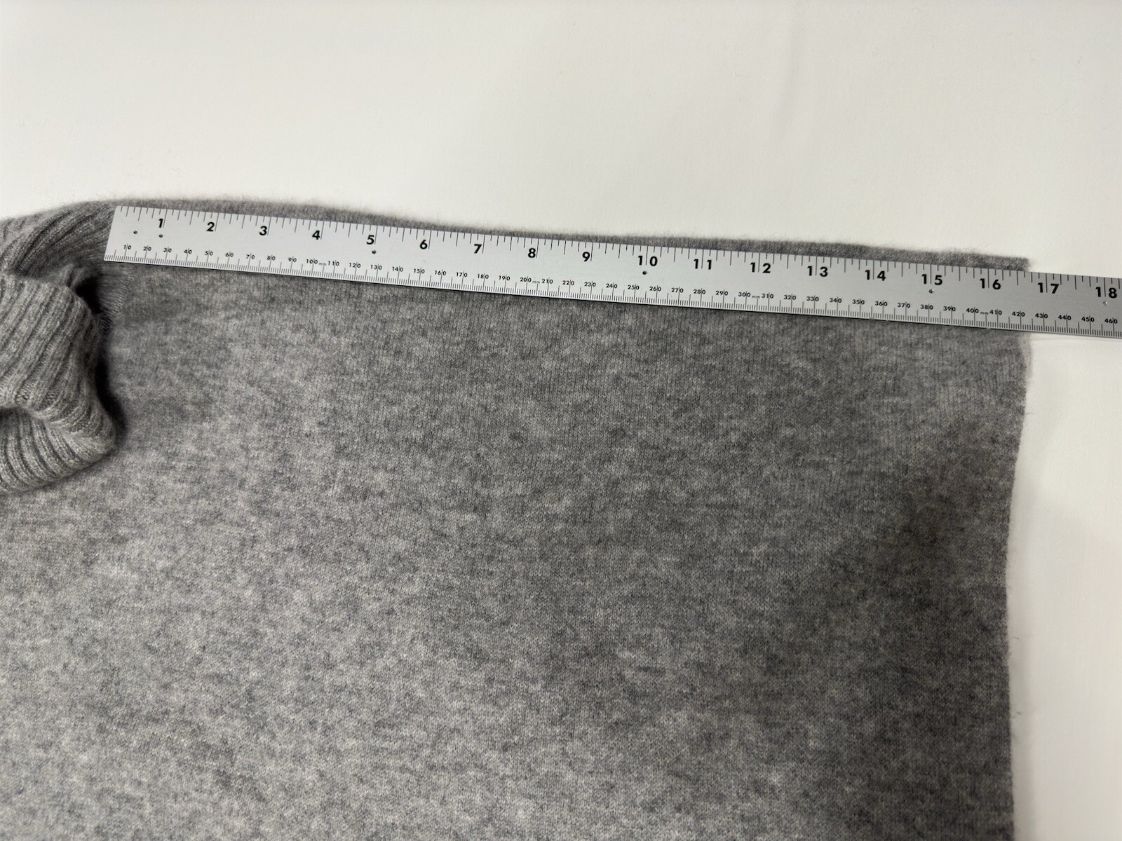 SofiaCashmere 100% Cashmere Light Grey Turtleneck… - image 9