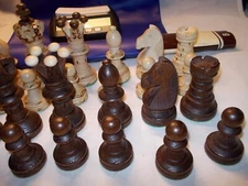 CHESS SET 34 pieces - 32 WOOD Chess Pieces, Vinyl Board, CASE