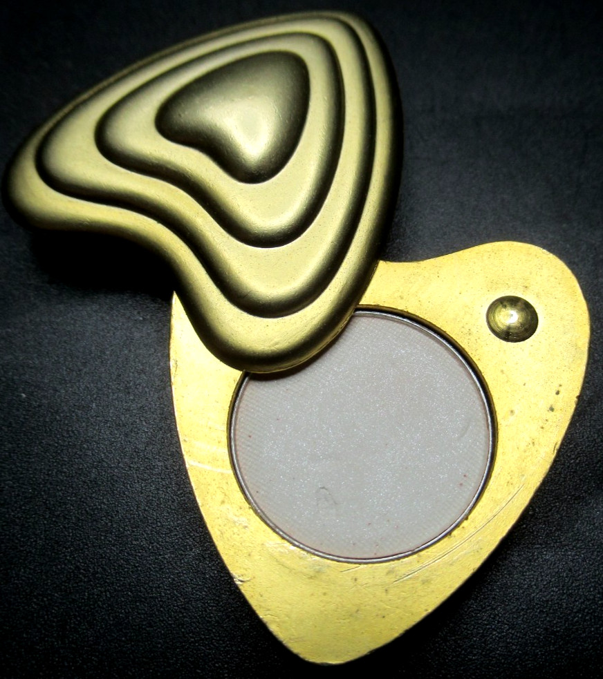 ESCADA Boitier Parume Golden Heart Powder Perfume Compact