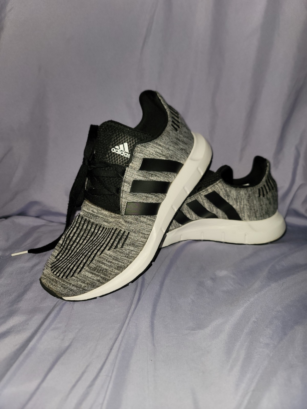 Gray Mens Adidas Swift Run Tennis Shoes size 5