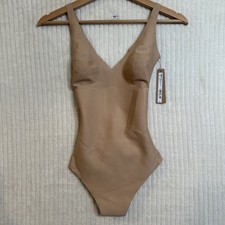 NWT SKIMS BODY Core Sculpt UNLINED PLUNGE THONG BODYSUIT Clay SIZE Small 88