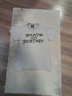 Vintage 90s Thrasher Skate And Destroy Tee Shirt Grey Size S