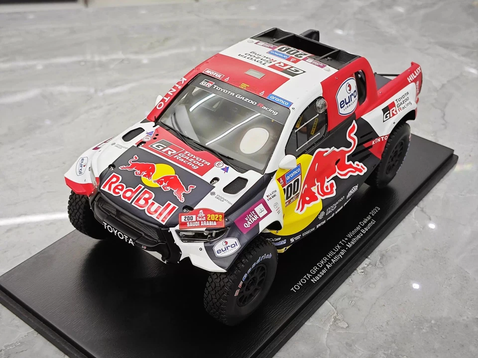 Spark 1:18 Toyota Hilux #200 Race Car 2023 Dakar Rally Simulation Resin Model - Image 4 of 4