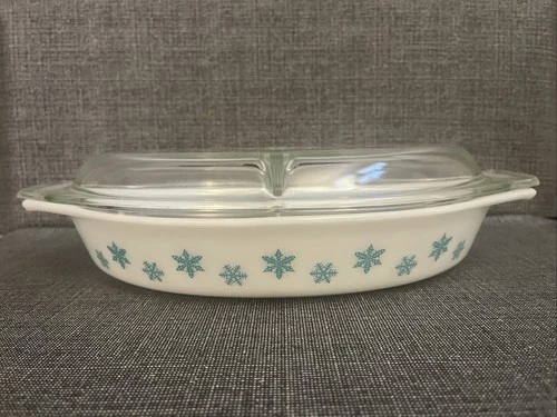 Vintage Pyrex Turquoise and White Snowflake Themed 1.5 Quart Divided Dish