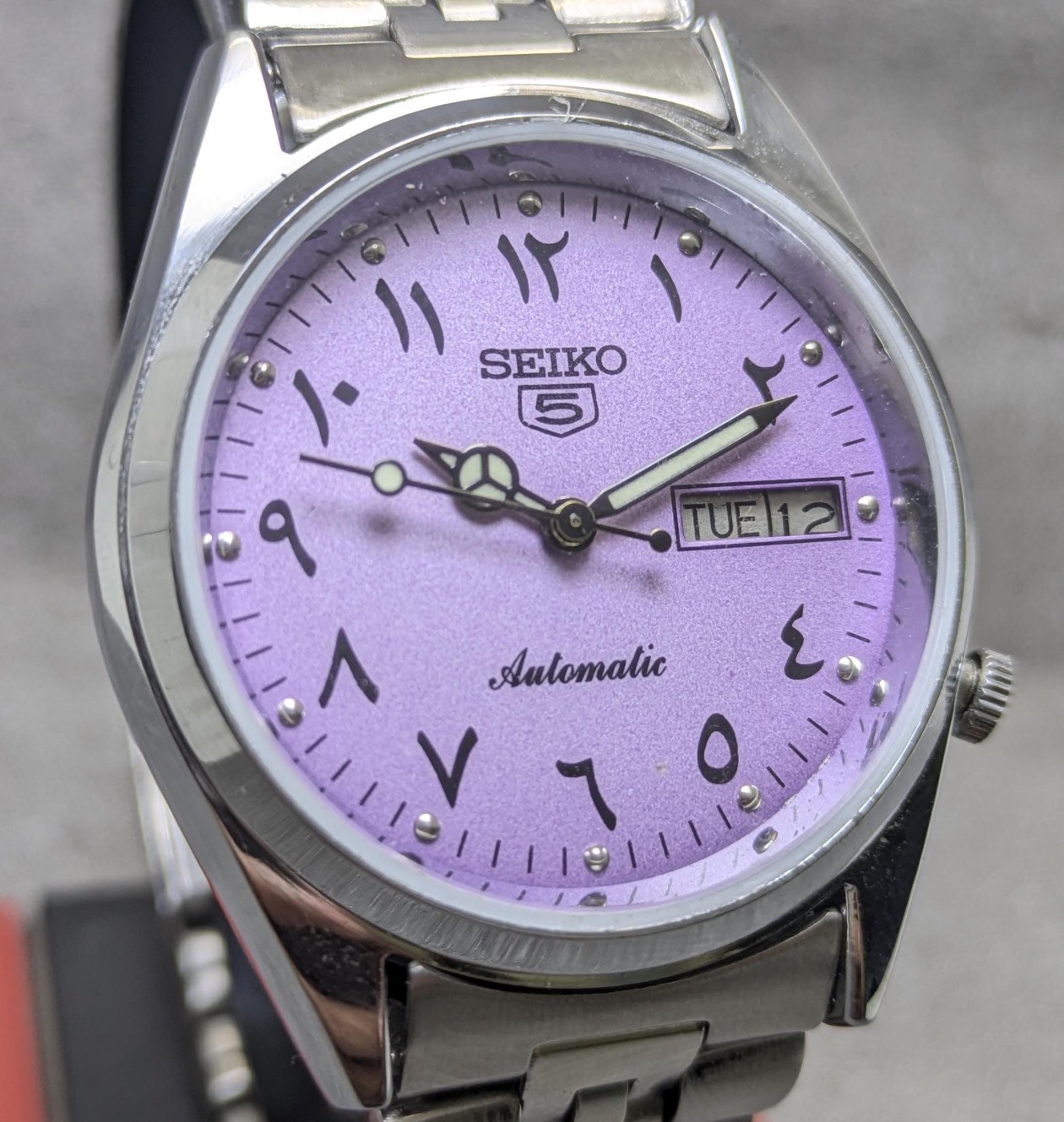 Vintage Seiko 5 automatic Day Date Movement No.7009A Japan made men's watch.