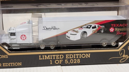NASCAR - #28 Davey Allison - 1993 Texaco Racing - 1:64 Druckgusstransporter - Bild 2 von 9