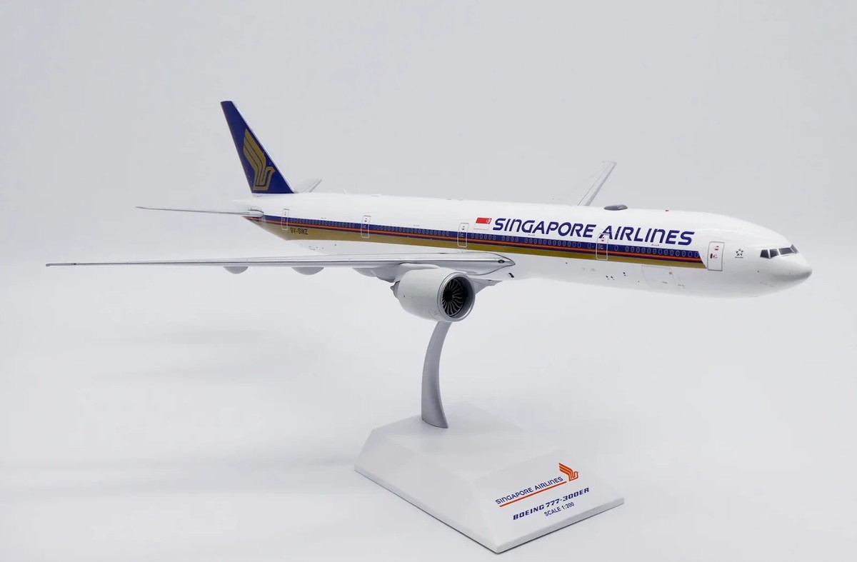 B777-300ER SINGAPORE AIRLINES REG: 9V-SWZ - JC WINGS
