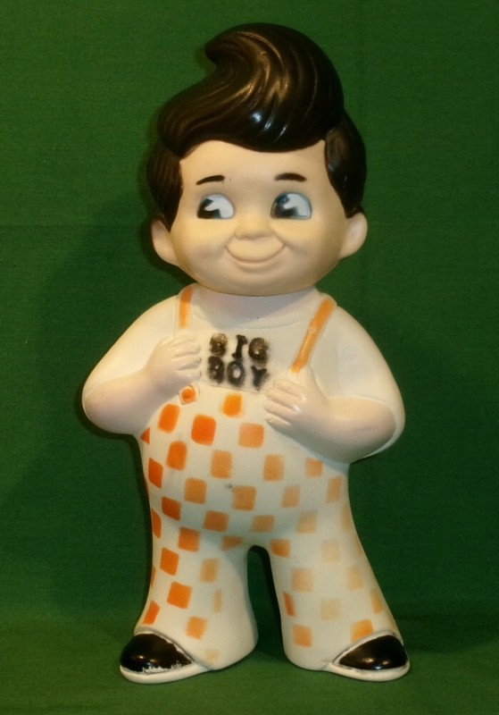 Vintage 1973 Big Boy Restaurant Bank Marriot Corporation 8-1/2" Vinyl Piggy