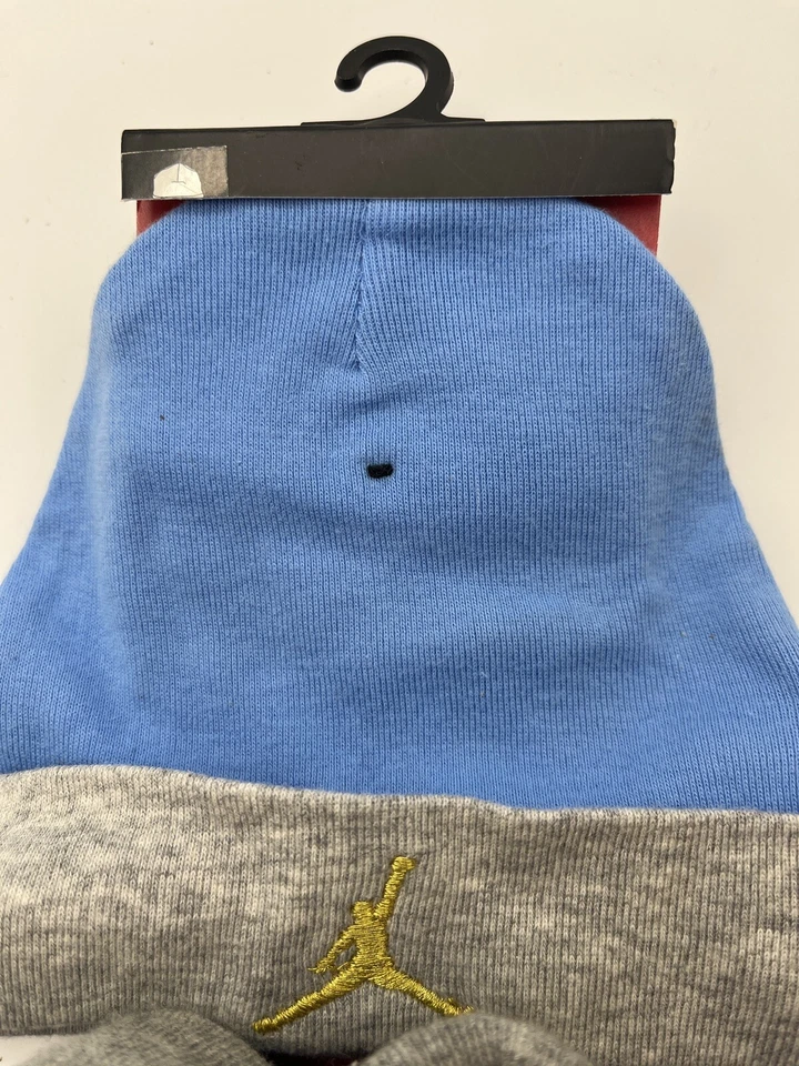 Jordan Bebé Niño Sombrero y Cuna Botines Calcetines Conjunto de Dos Piezas Talla 0/6 Mo Azul Y Gris Foto 3 de 4