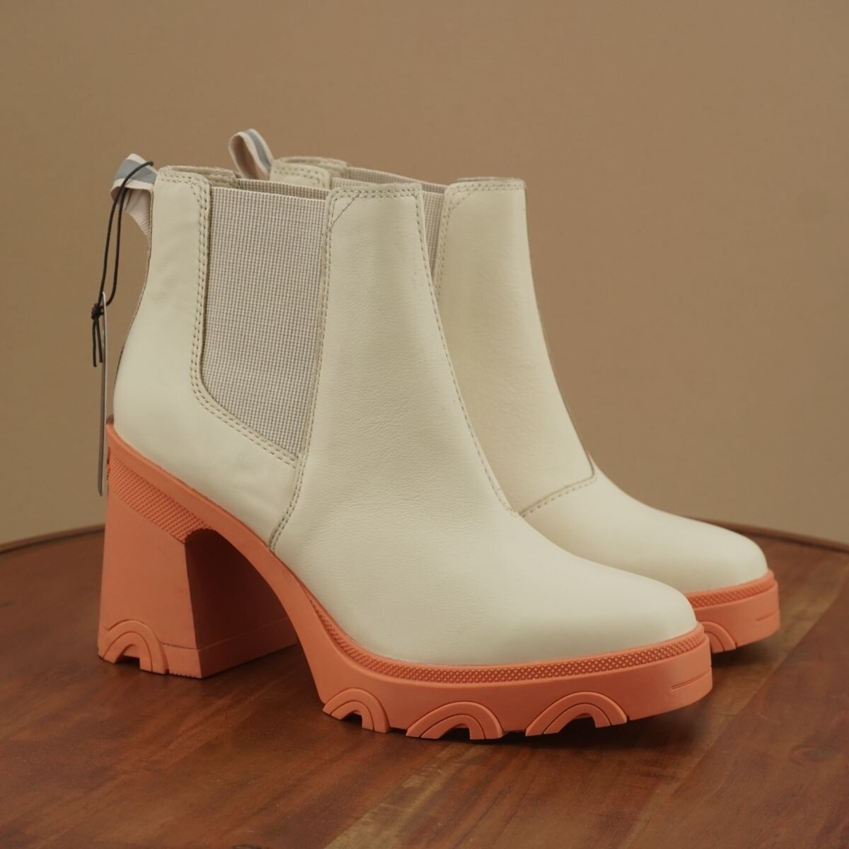 Sorel Brex Chelsea Boots for Women - Off White Leather with Orange Chunky Sole Size 10-image
