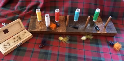 Fliegenfischen (Binden) Fadenspulenhalter, auf generalüberholtem Whisky Eiche Fassstab.