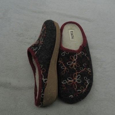 Taos Women 10-10.5 Wool Clogs Red Woolderness 2 Embroidered Slip-On Comfort