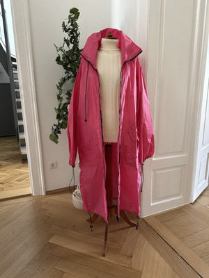 100% ORIGINAL MARNI REGENMANTEL MANTEL PINK WASSERFEST Gr. S / M  NEU!