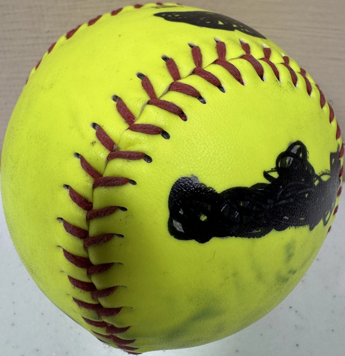 Balle De Softball Worth NC12BB NCAA Jaune Fluo 12 Pouces - Bon état Pour Loisir